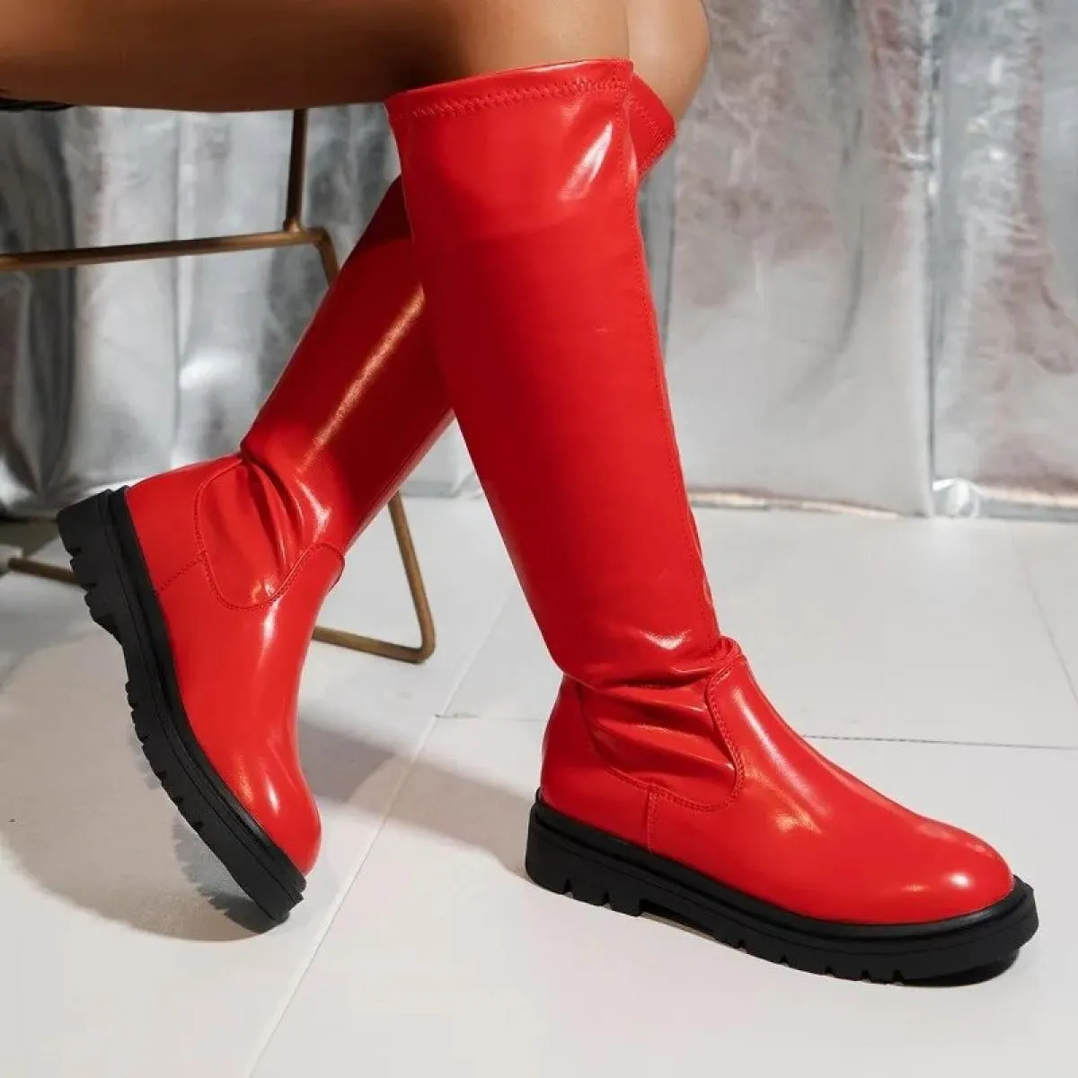 Nuove scarpe da donna Inverno al ginocchio Pu Stivali da donna Antiscivolo da donna Testa tonda Nuovo rosso alla moda Versatile